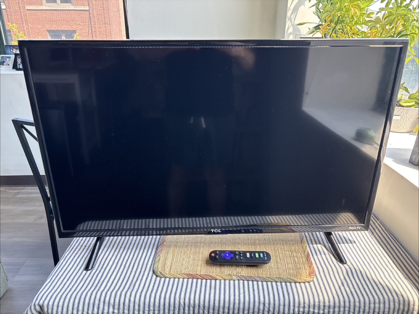 TCL 32” Roku Smart TV