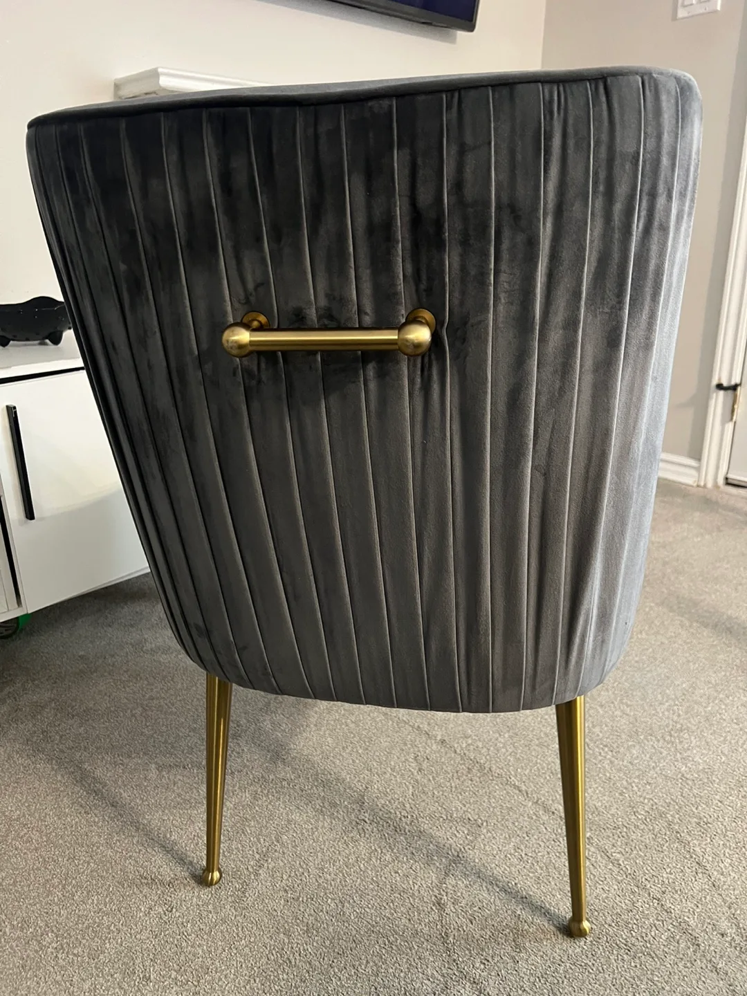 NEW Luxury Velvet Upholstered Living Room Accent Chair image indicator(5)