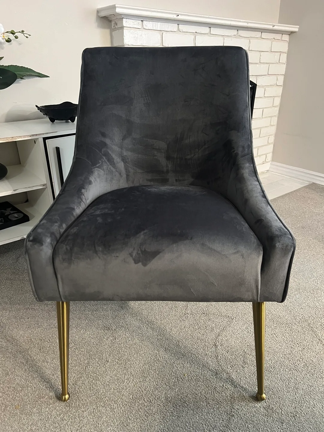 NEW Luxury Velvet Upholstered Living Room Accent Chair image indicator(3)