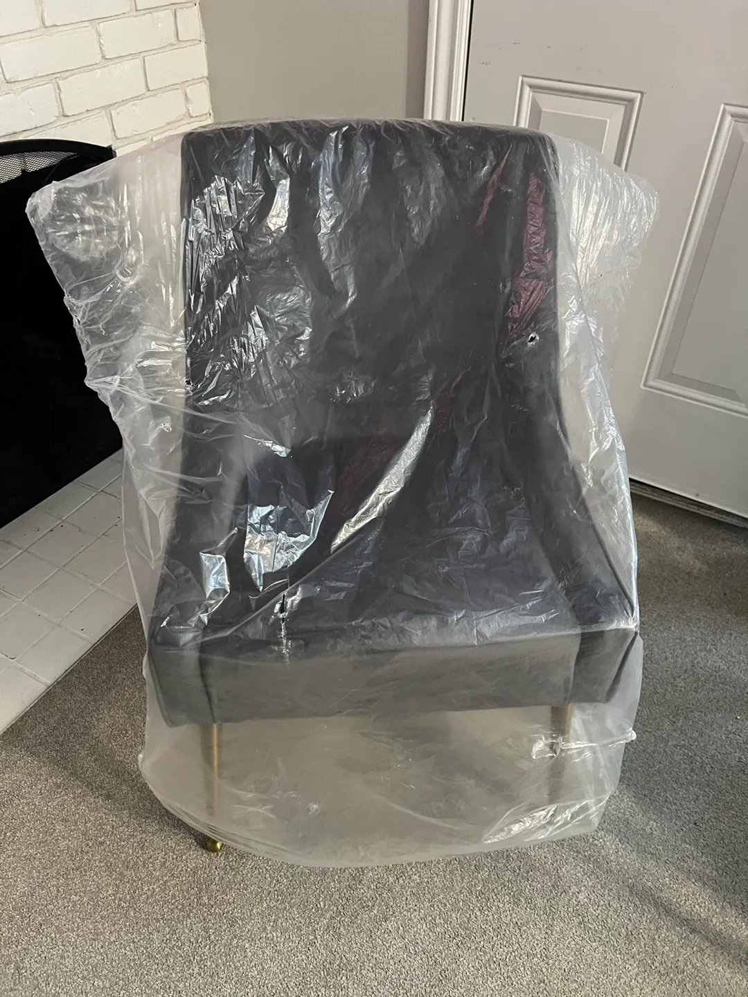 NEW Luxury Velvet Upholstered Living Room Accent Chair image indicator(8)