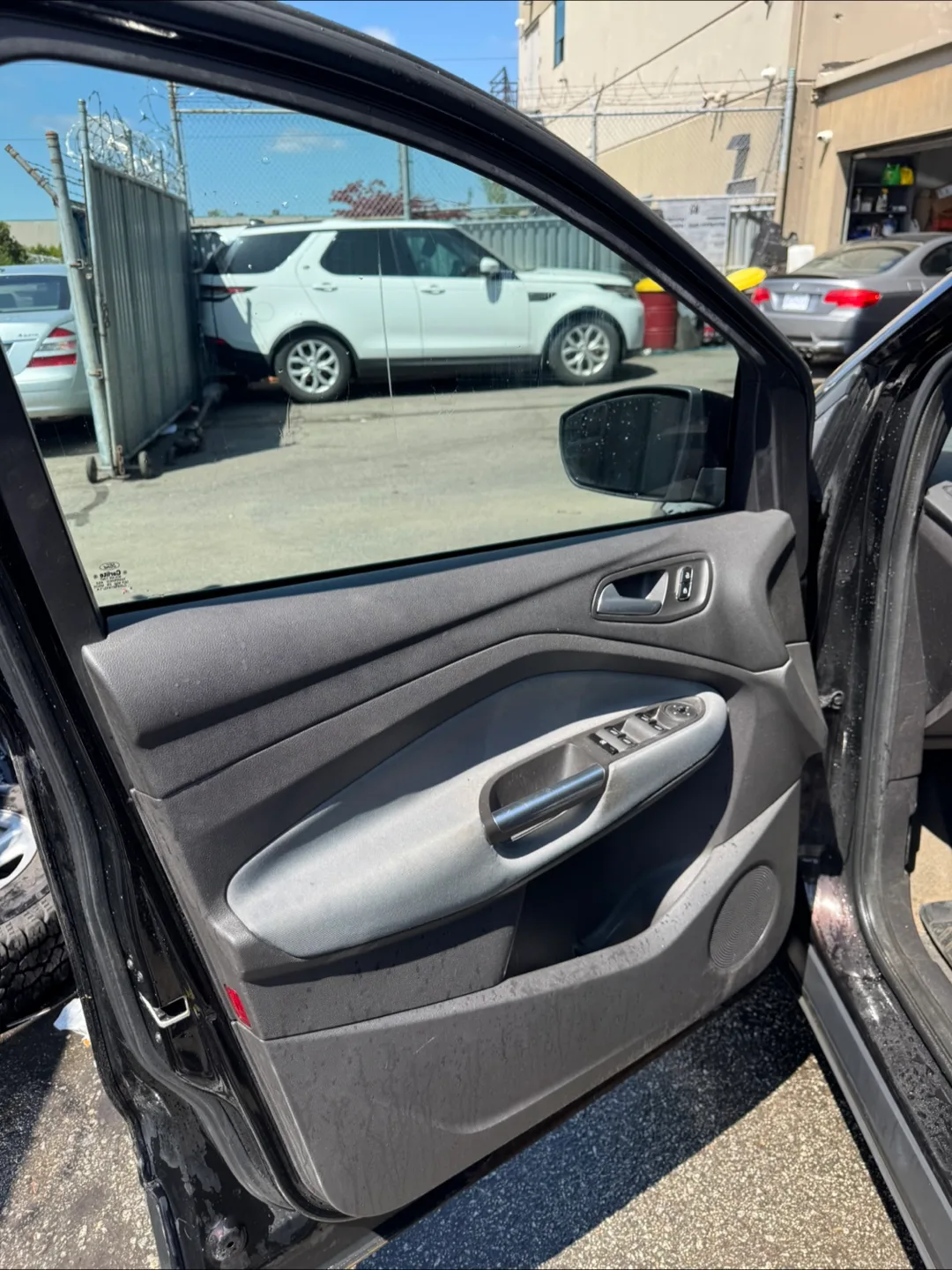 clean title 2015 ford escape image indicator(5)