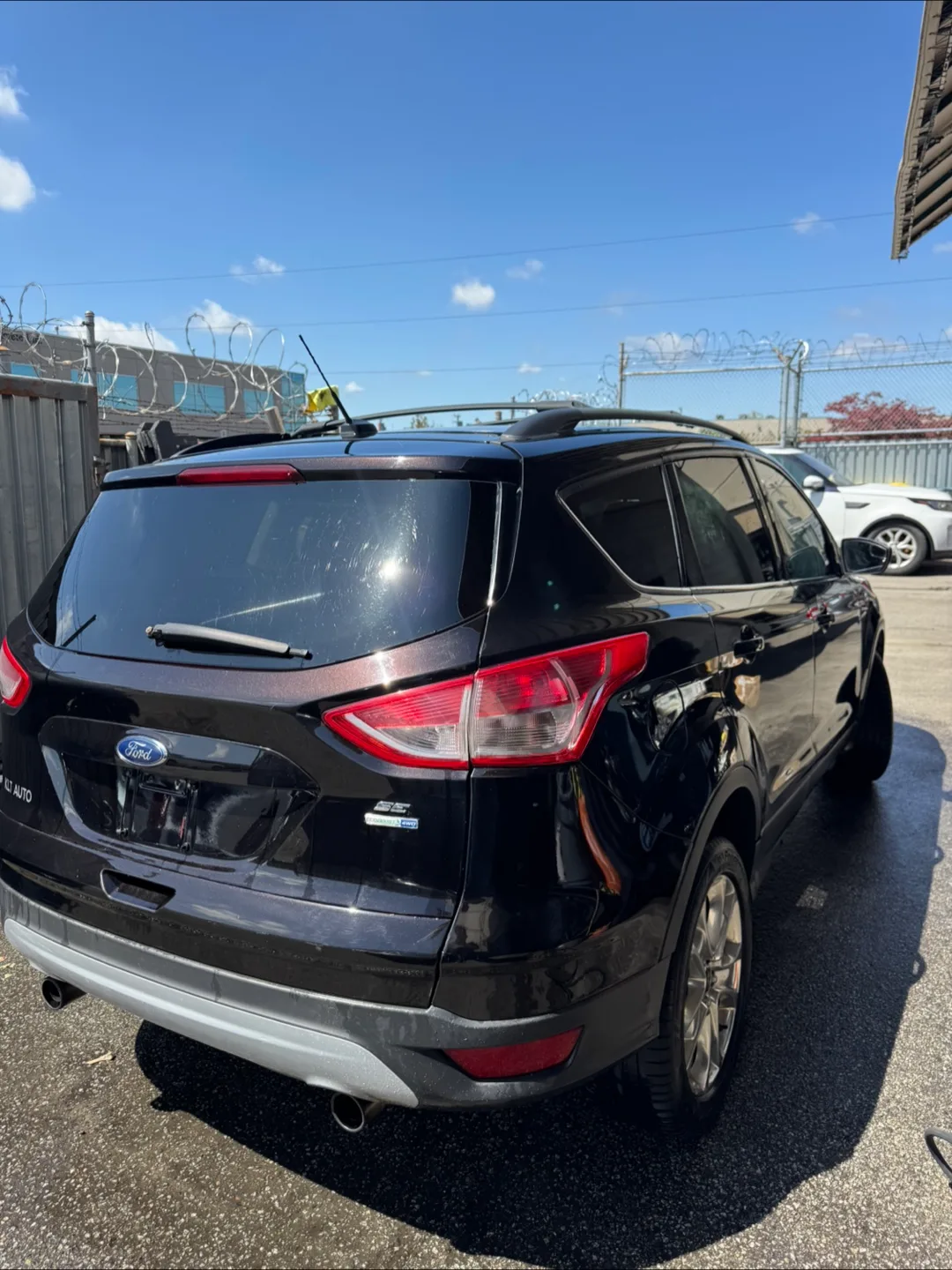 clean title 2015 ford escape image indicator(3)