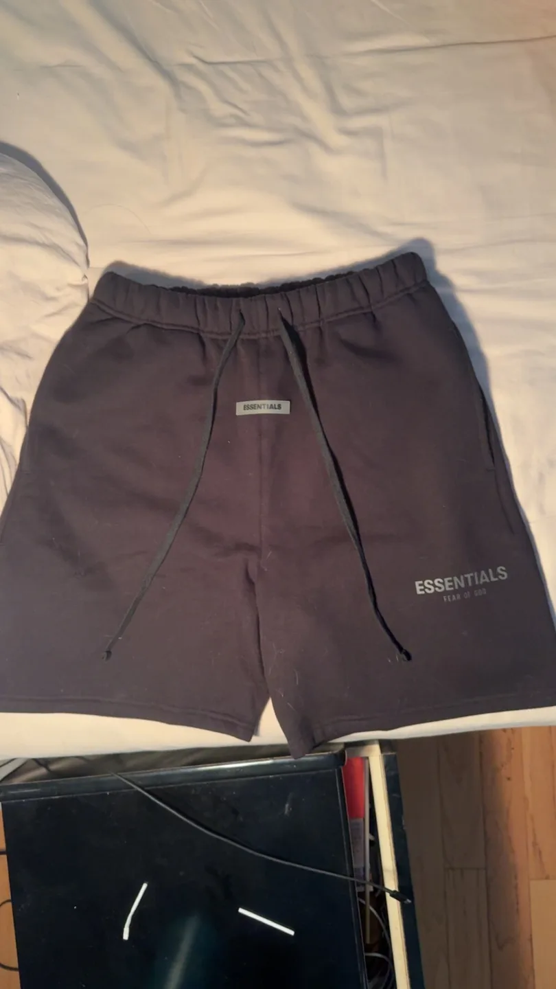 Essentials Fear of God Shorts - Size S thumbnail