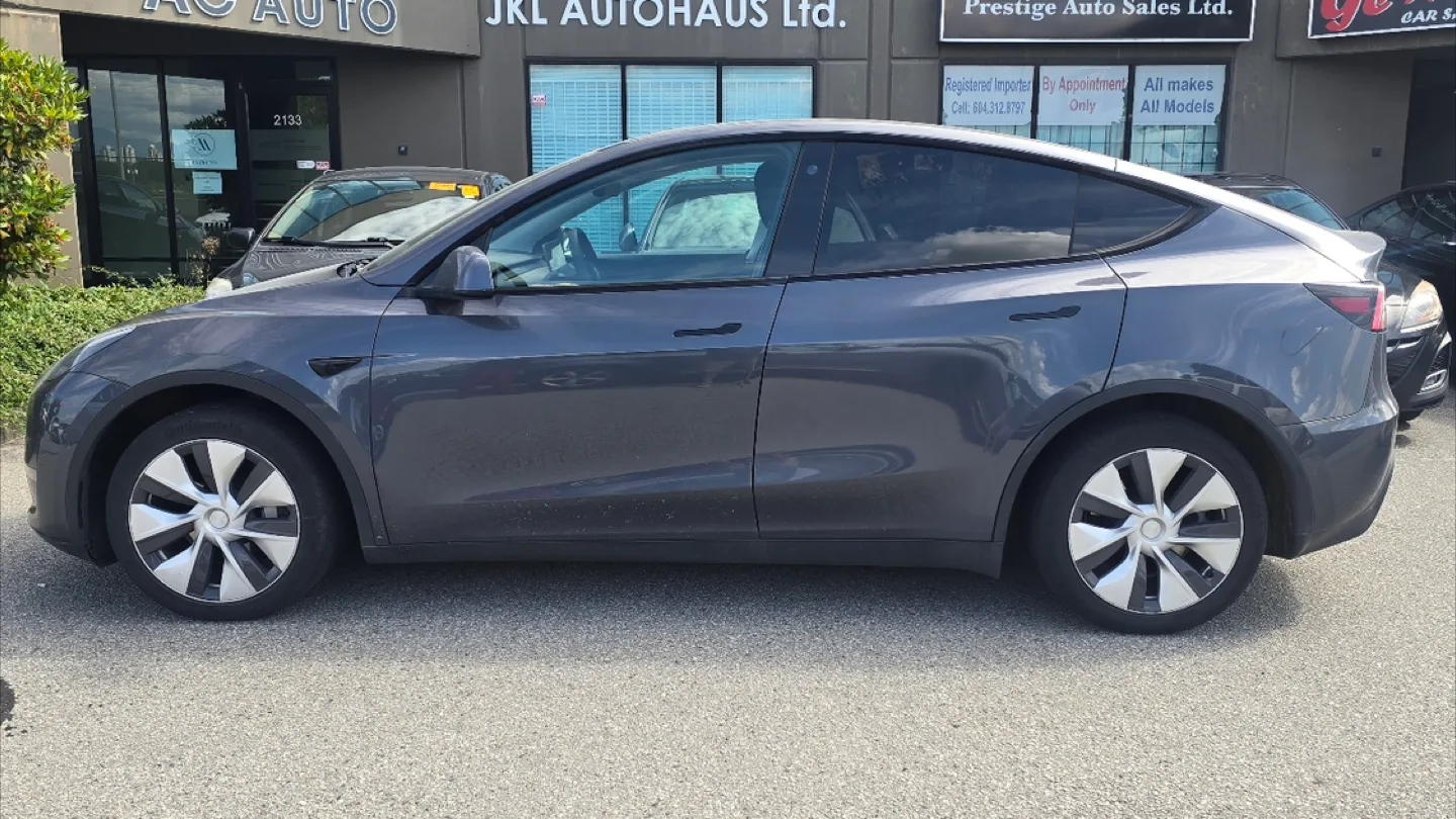 2021 tesla model y  long range image indicator(2)