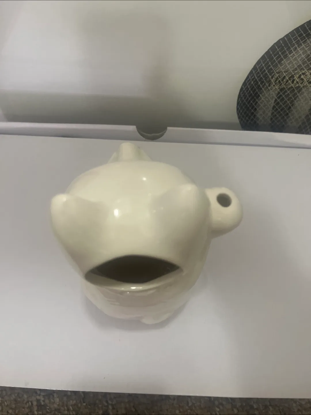 Maneki Neko Lucky Cat Figurine - White Ceramic image indicator(6)