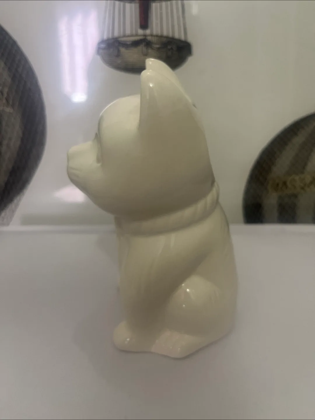 Maneki Neko Lucky Cat Figurine - White Ceramic image indicator(4)