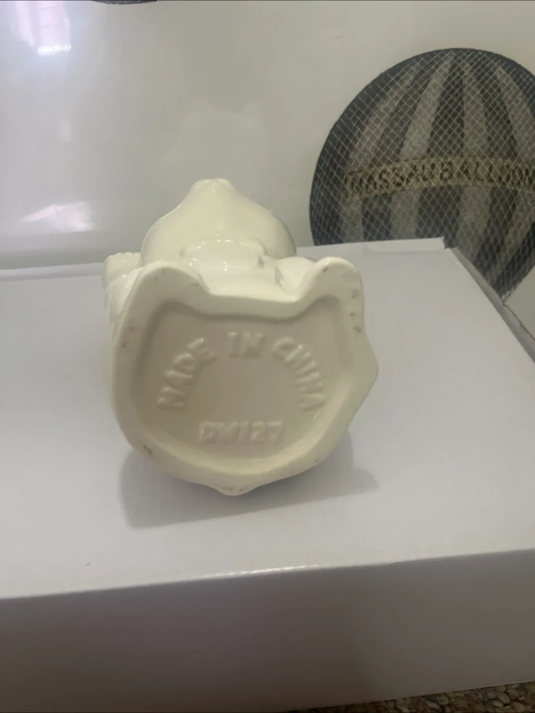 Maneki Neko Lucky Cat Figurine - White Ceramic image indicator(5)