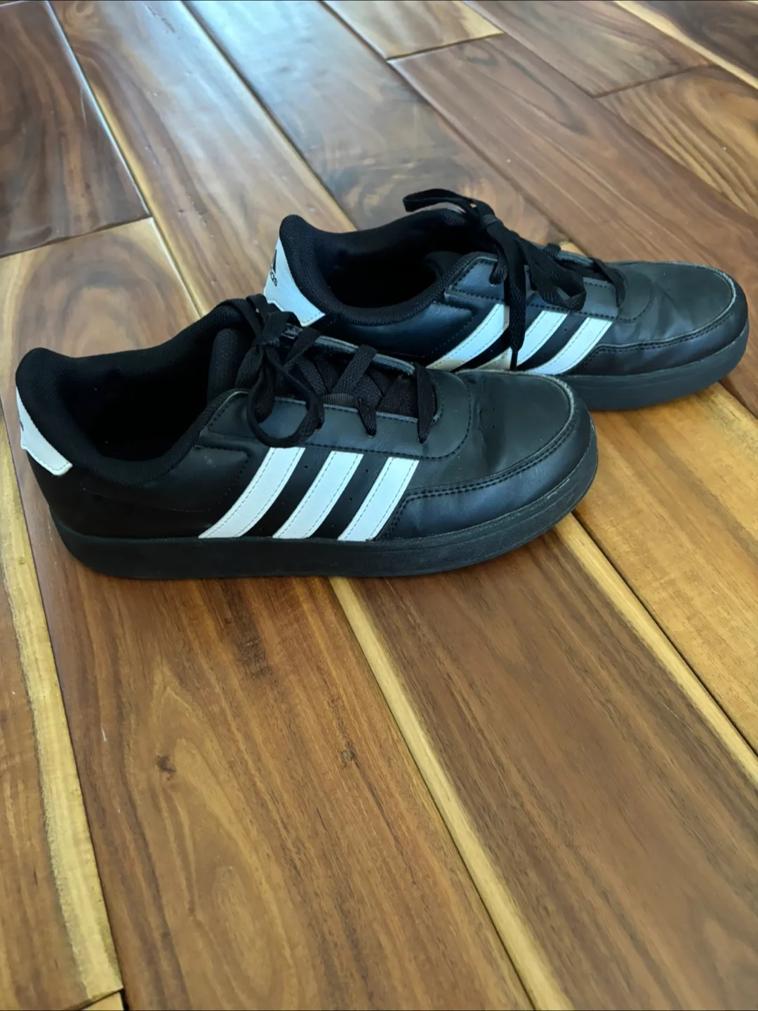 Adidas Black & White Sneakers Size 5 image indicator(2)