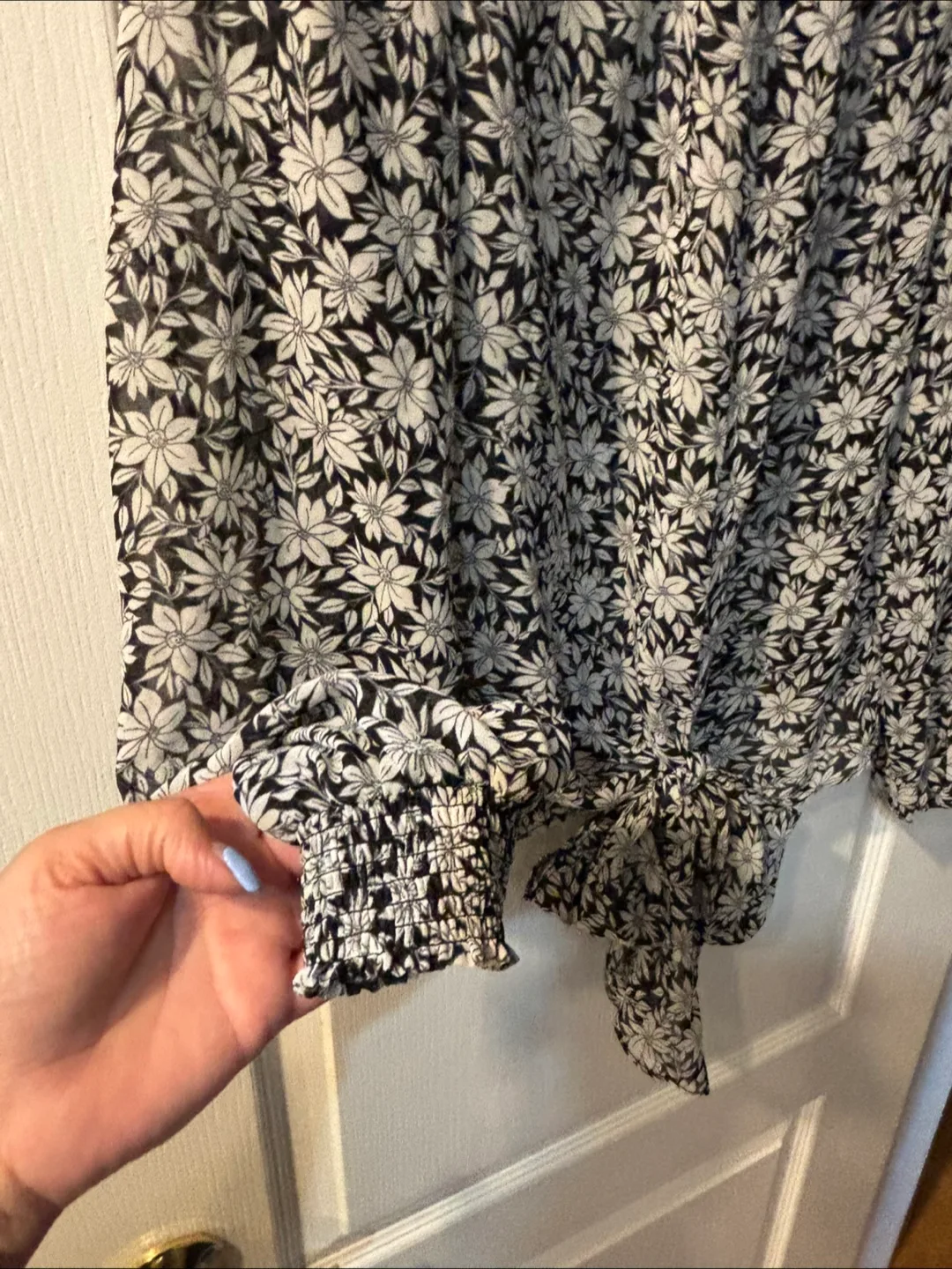 1.STATE Floral Tie-Front Blouse - Size M image indicator(3)