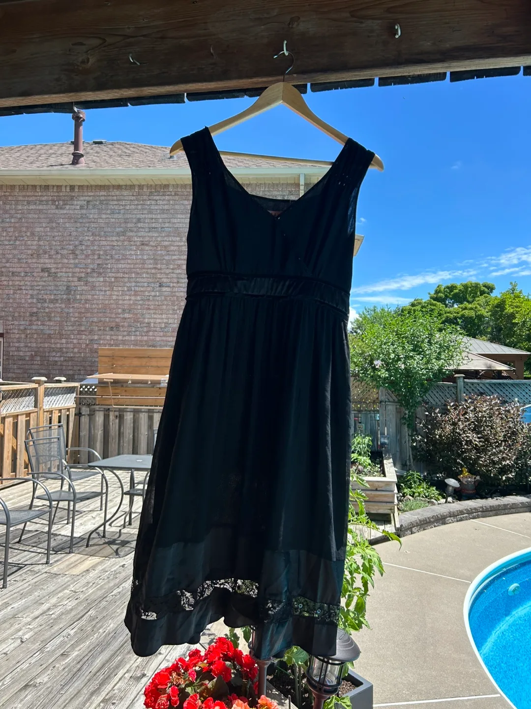 Black Dress thumbnail