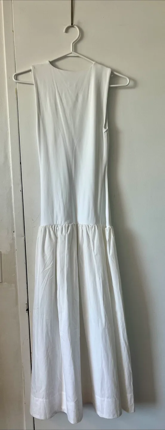 New Modestly Beautiful Babaton (Atriza) White Dress - Size XS image indicator(2)