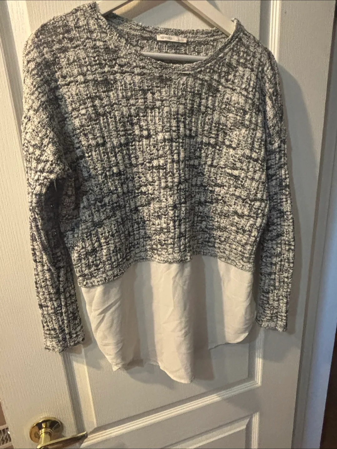 Zara W/B Collection Top image indicator(2)