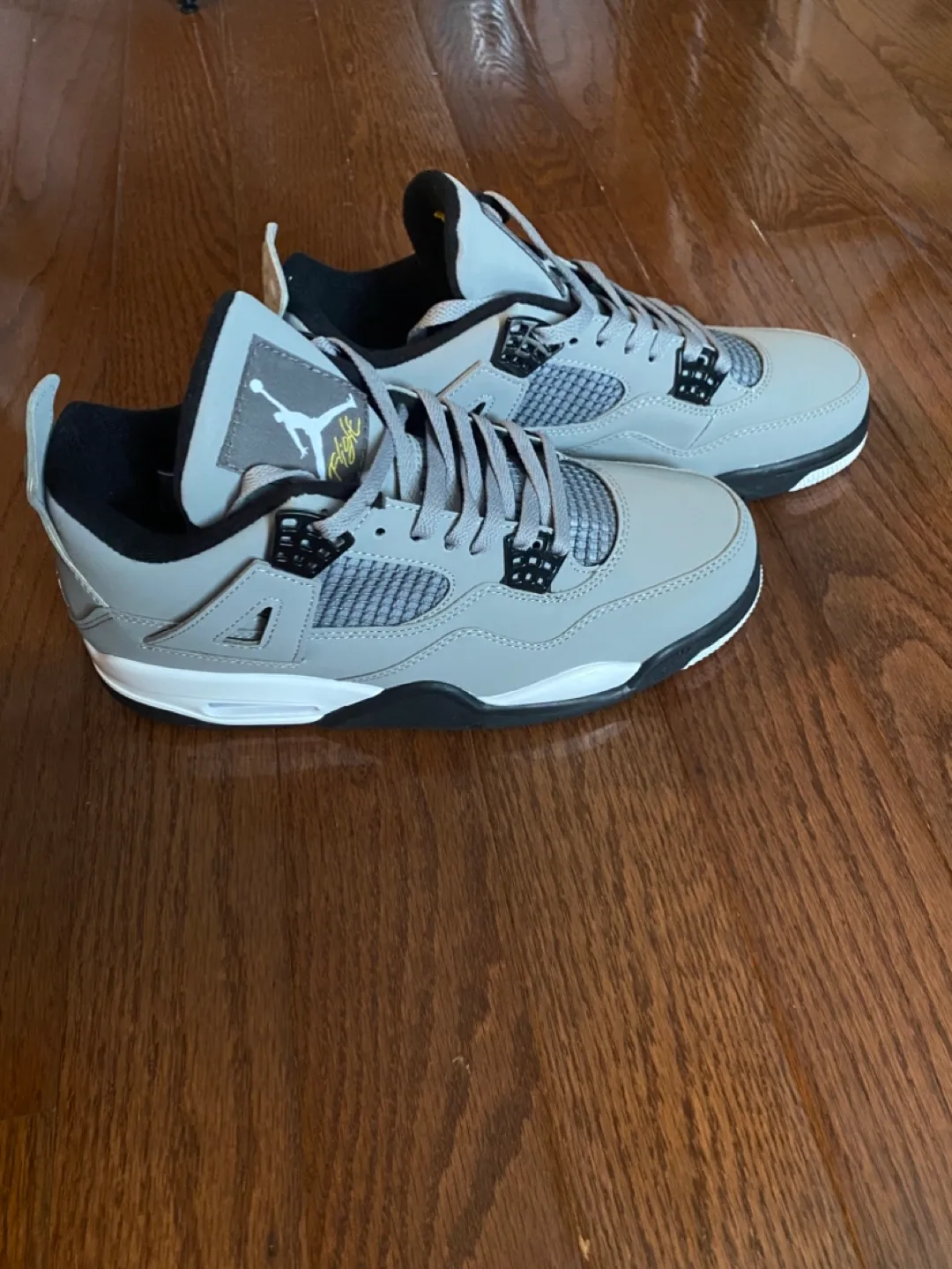 brand new jordan 4s image indicator(6)