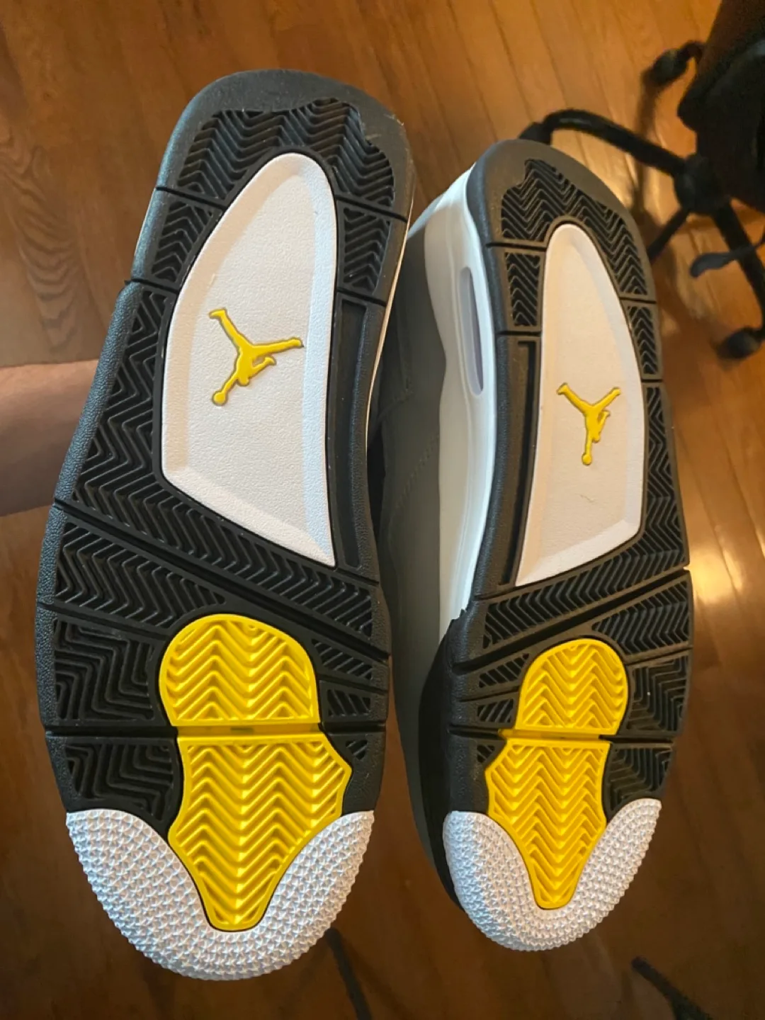 brand new jordan 4s image indicator(4)