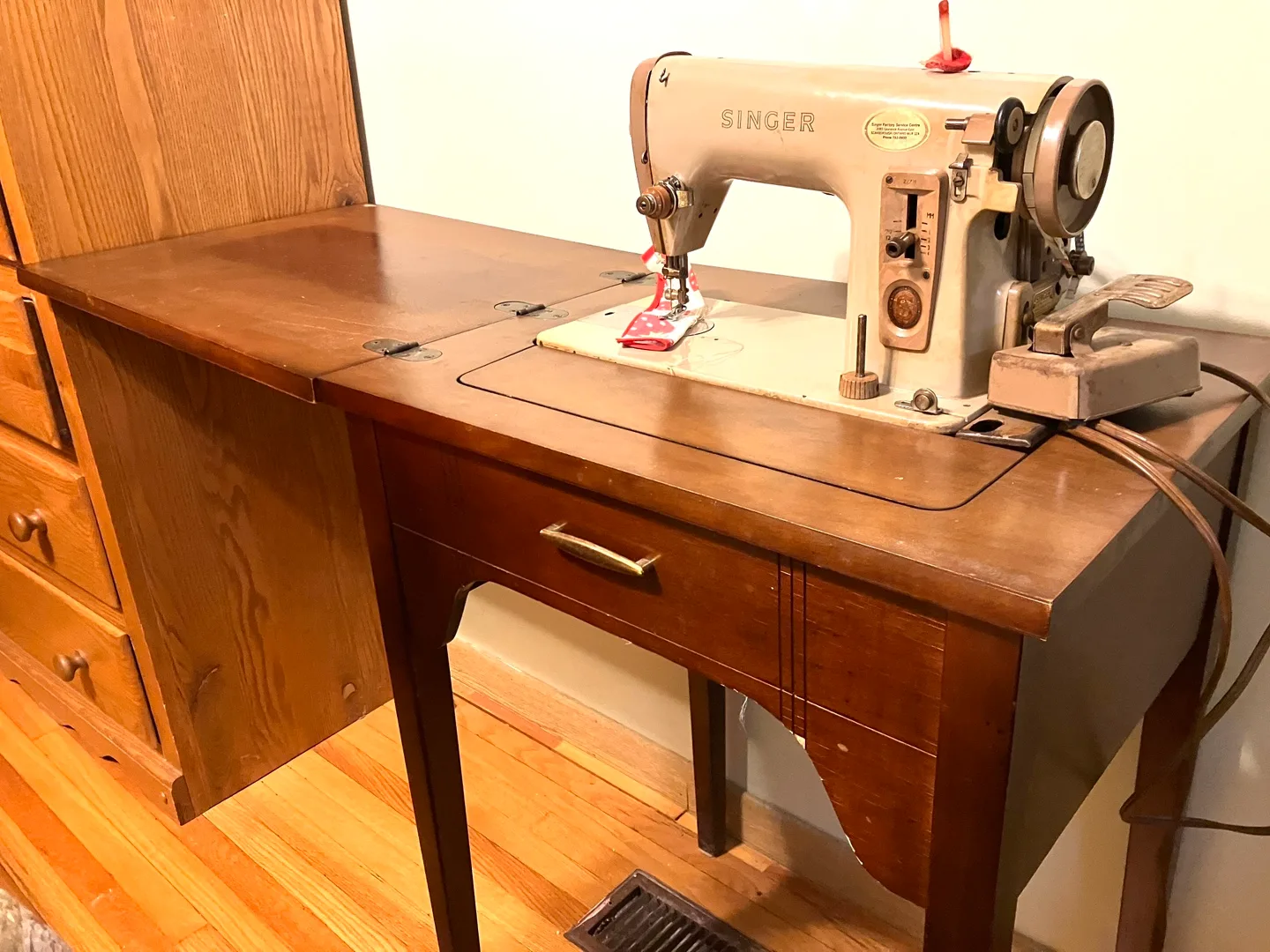 Vintage singer sewing machine 227M thumbnail