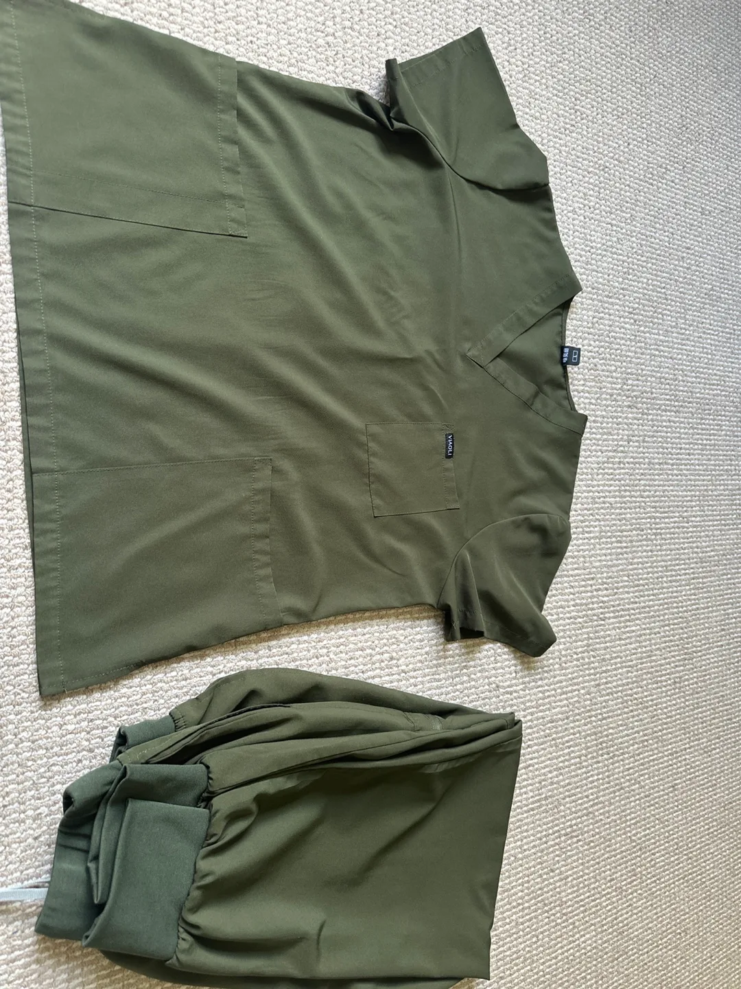 VIAOLI Olive Green Scrub Set - Size Large thumbnail