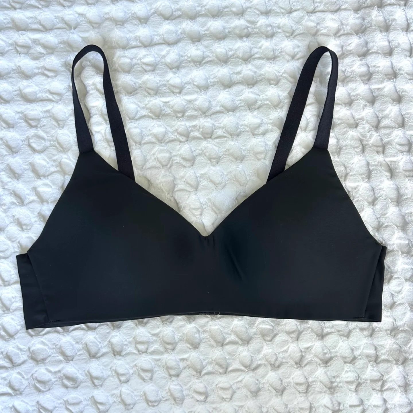 Gymshark black T shirt bra - lightly lined, size Small thumbnail