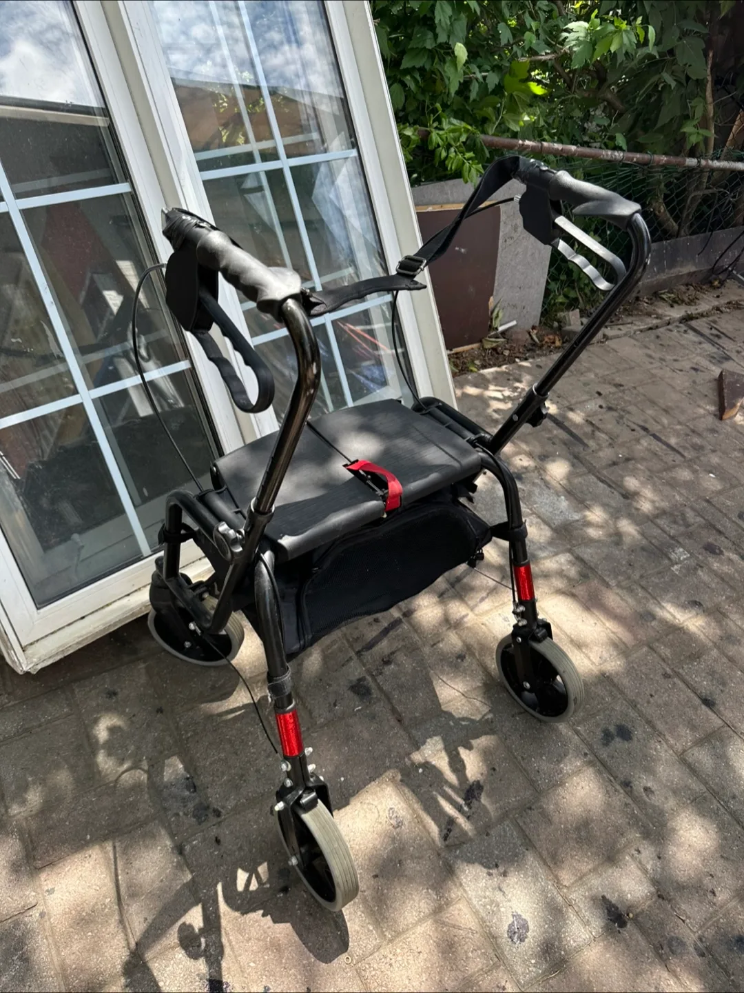 Walker Rollator with Under Seat Storage Bug thumbnail