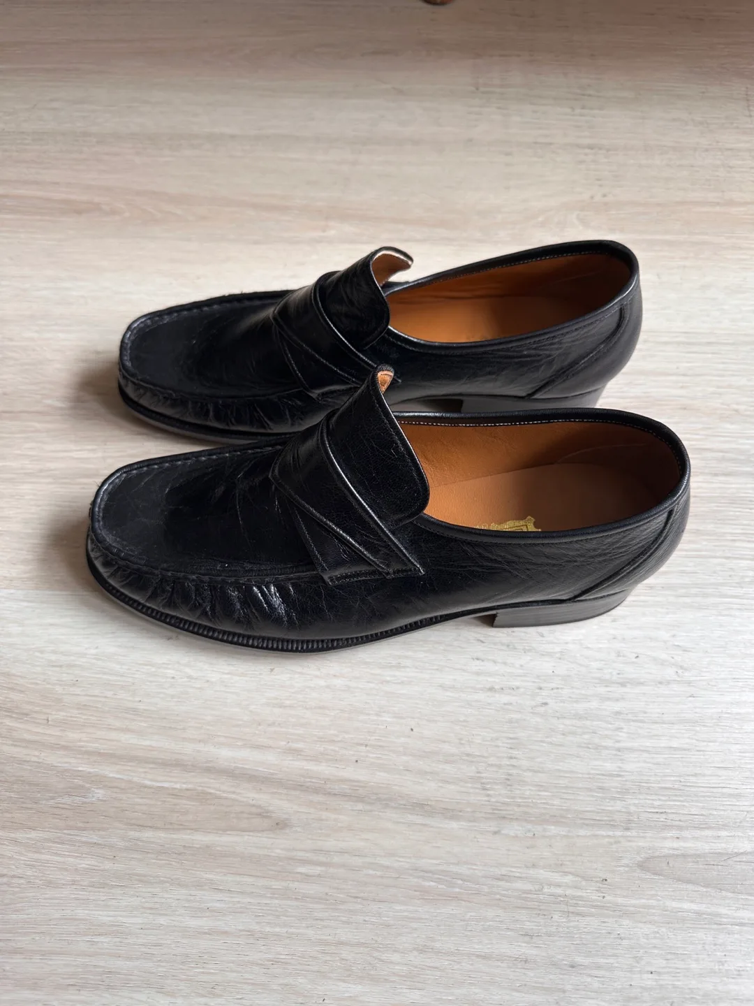 Doris Brown Black Leather Loafers image indicator(2)