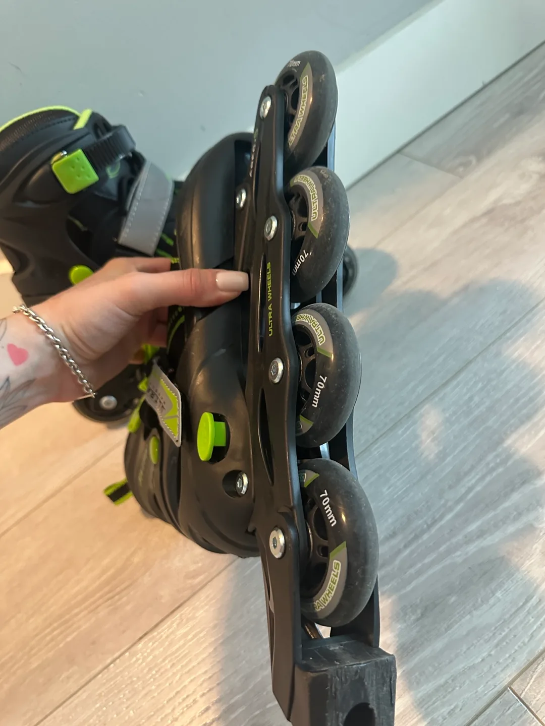 Ultra Wheels Inline Skates - Black & Green image indicator(2)