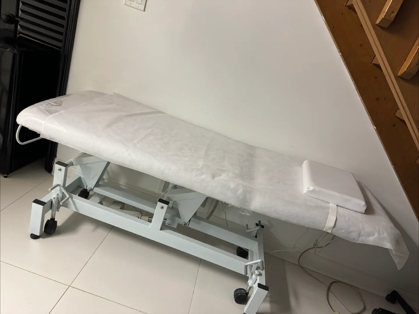Electric Aesthetic Bed - White thumbnail