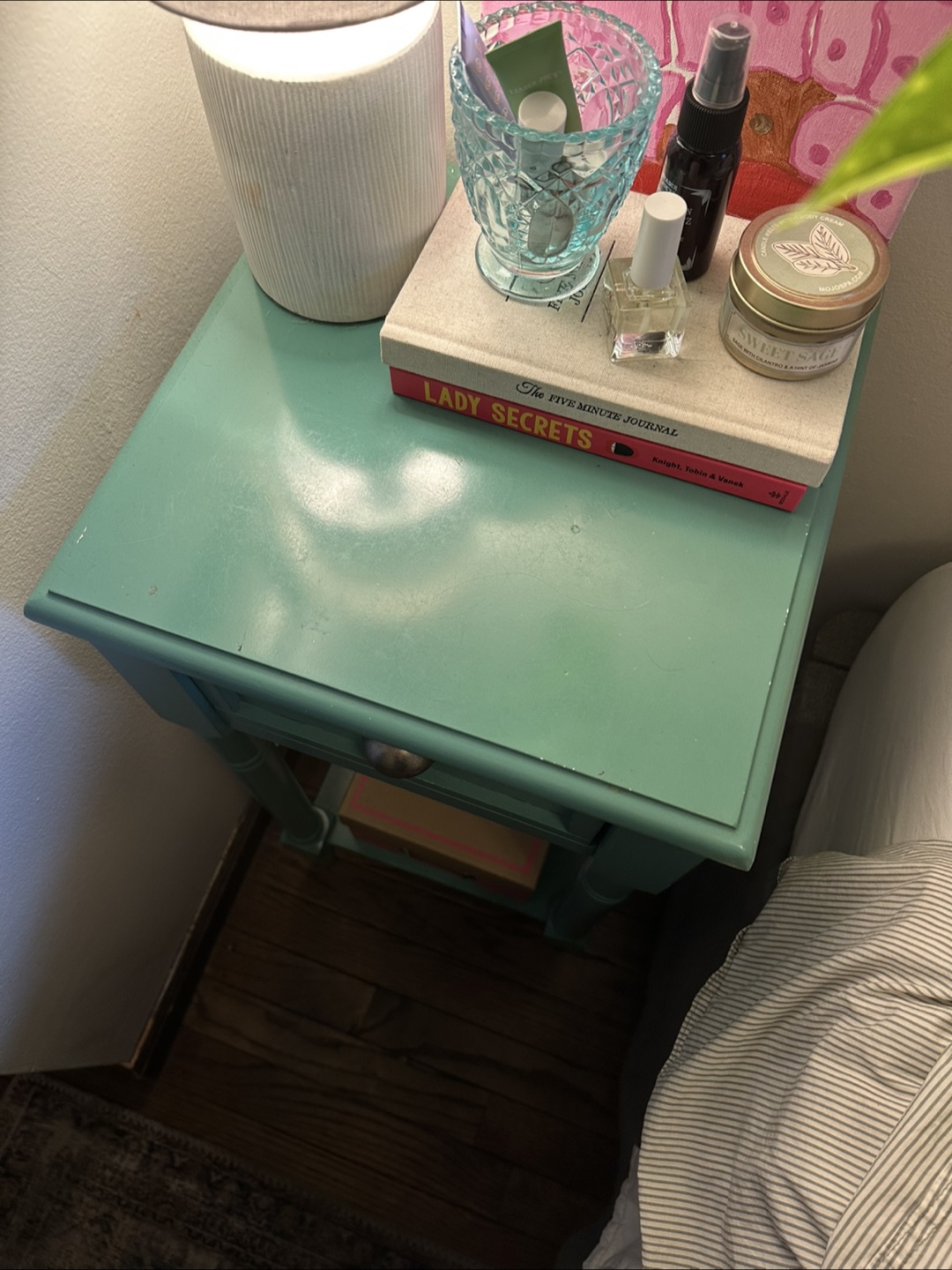 Green Bedside Table with Drawer - photo 2