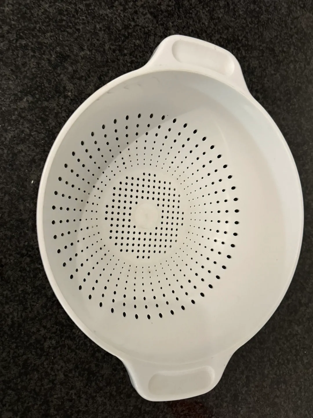 White Plastic Colander thumbnail
