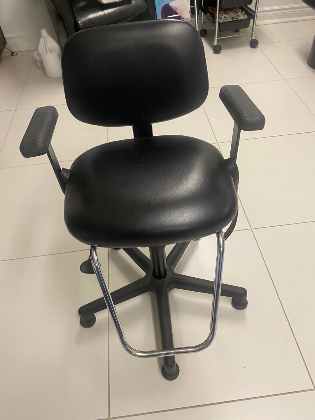 Children’s Hair Cutting Chair thumbnail