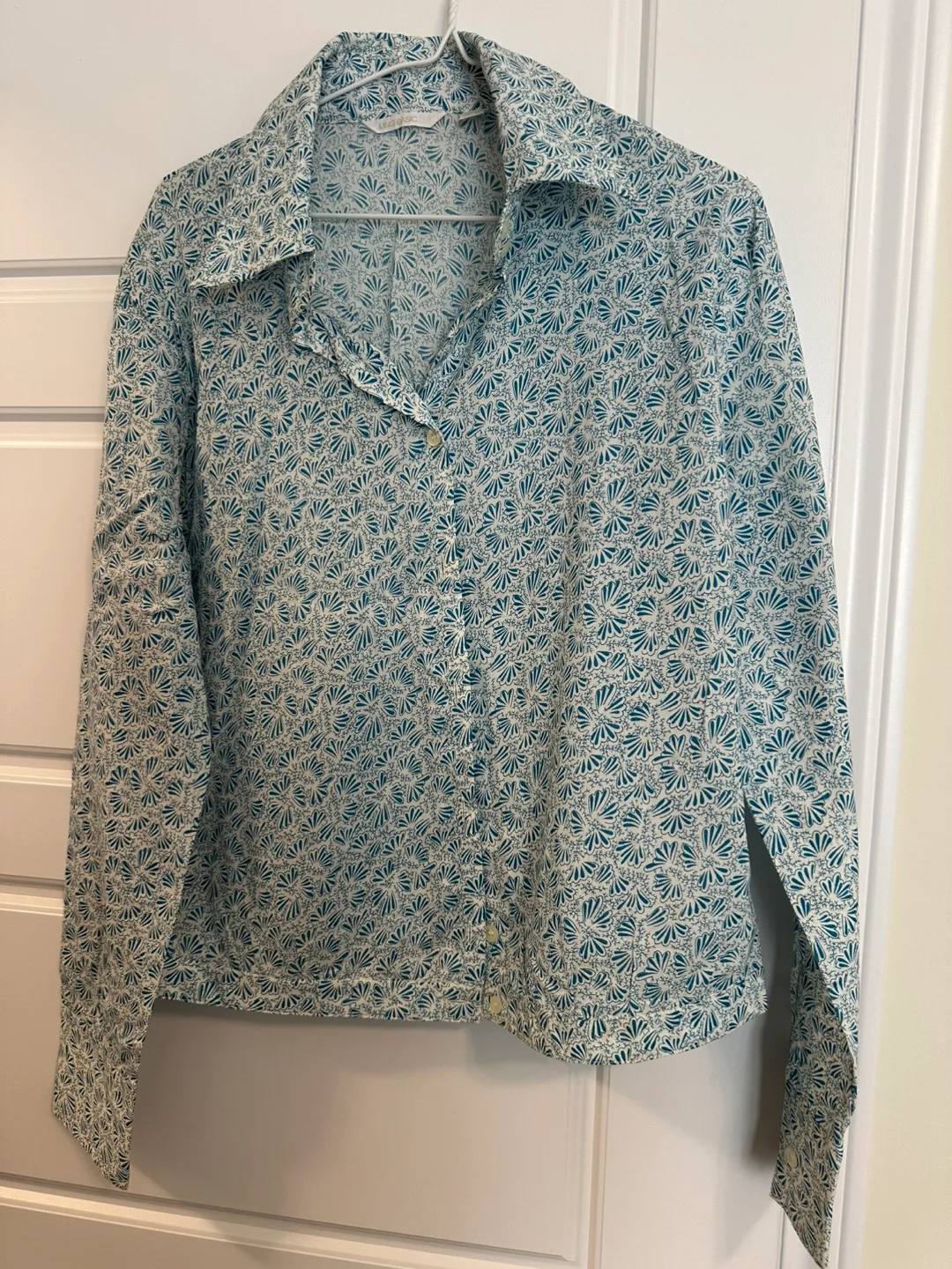 MNG Basic Floral Blouse - Size medium thumbnail