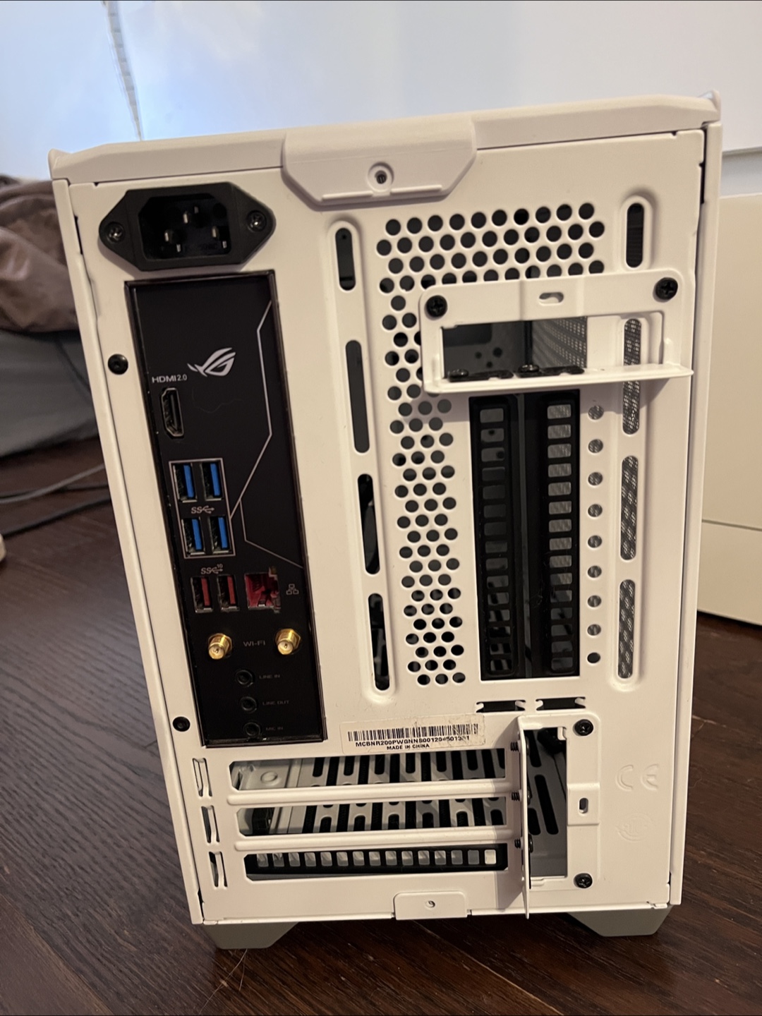 NR200P Mini-ITX PC Case - photo 4