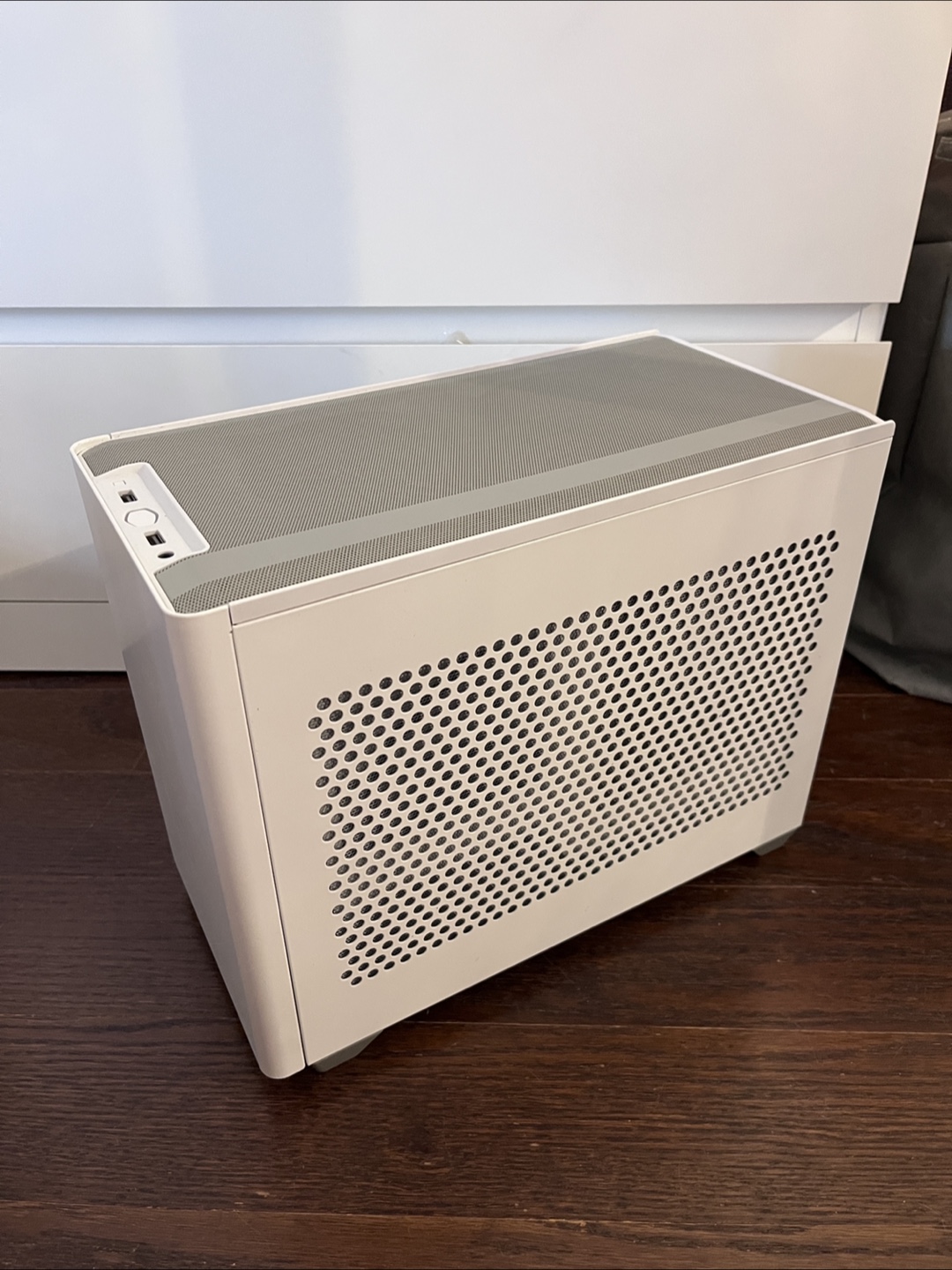 NR200P Mini-ITX PC Case - photo 2