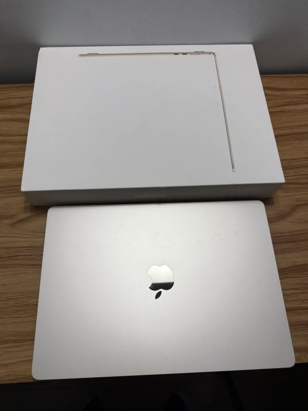 Apple MacBook Air 15” M2 8/256GB Like new image indicator(2)