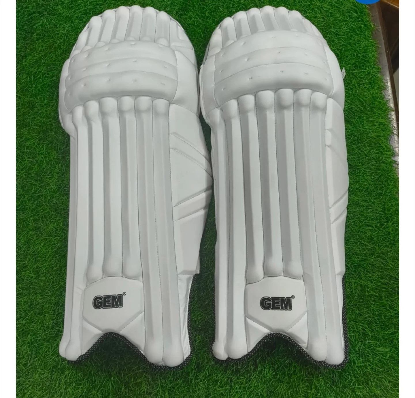 GEM Cricket Batting Pads thumbnail