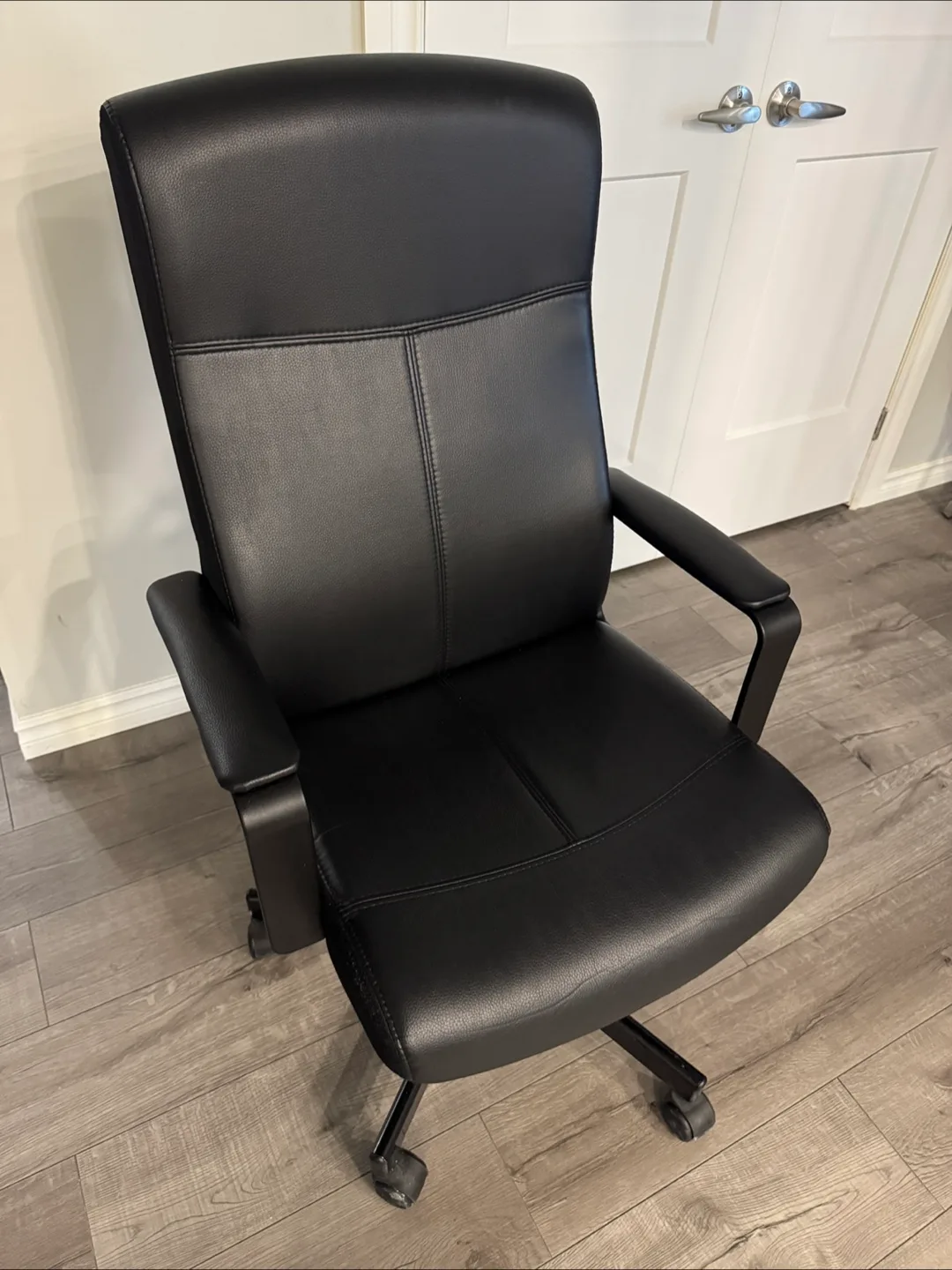 Black Office Chair thumbnail