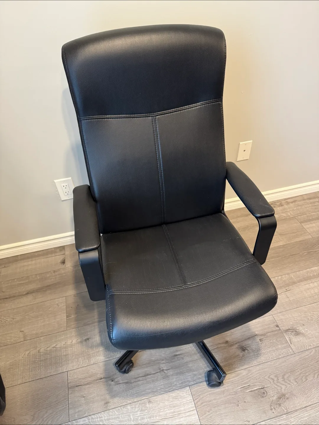 Black Office Chair thumbnail