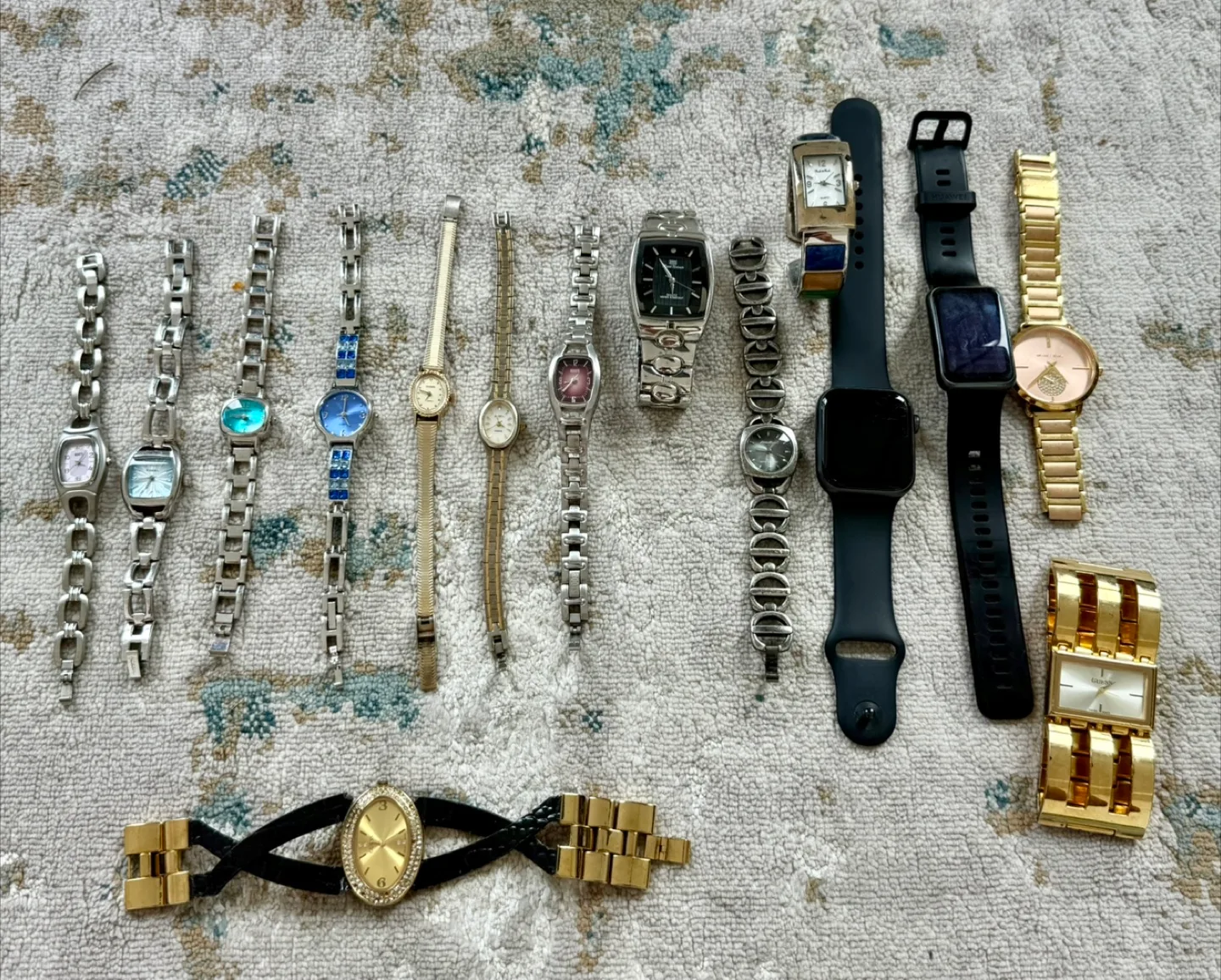 Lot 15 Watch Collection Women/Men. thumbnail