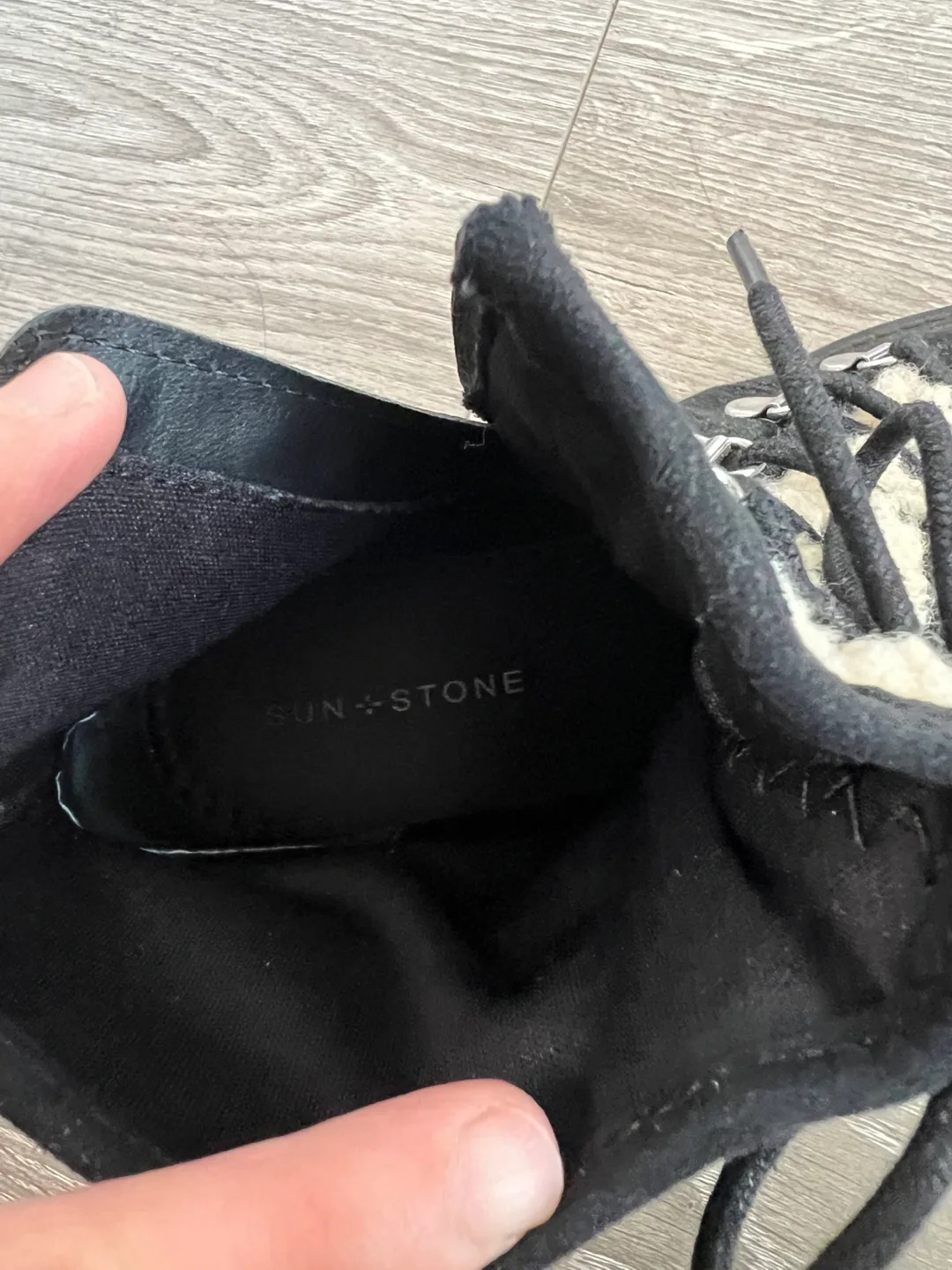 Sun+stone boots image indicator(3)