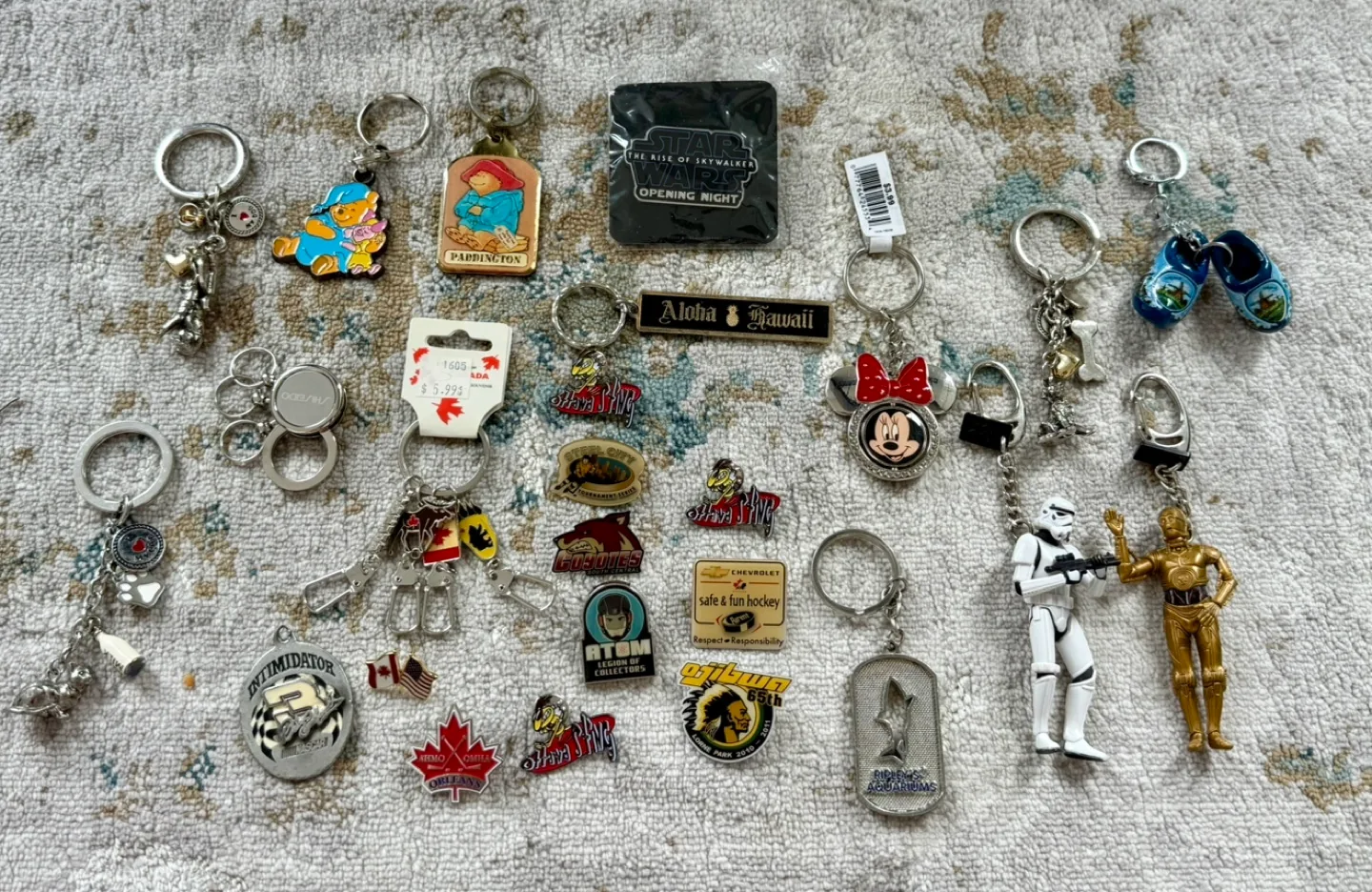 Lot 25 Collectible Key Chains and Badges thumbnail