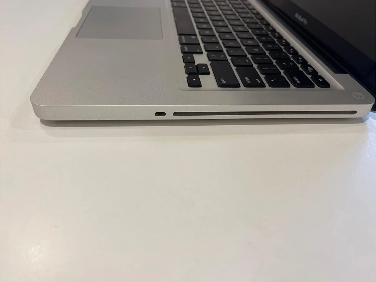 Apple MacBook Pro 2012 mind 13 inch image indicator(3)