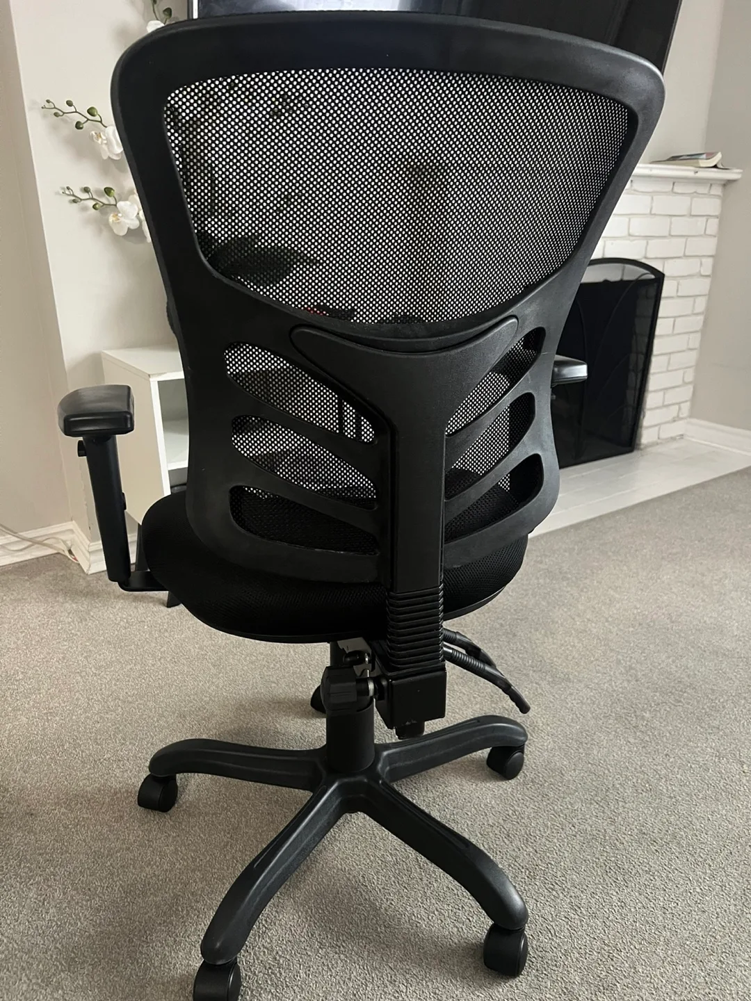 NEW Assembled Adjustable Mid-Back Mesh Desk Chair image indicator(3)