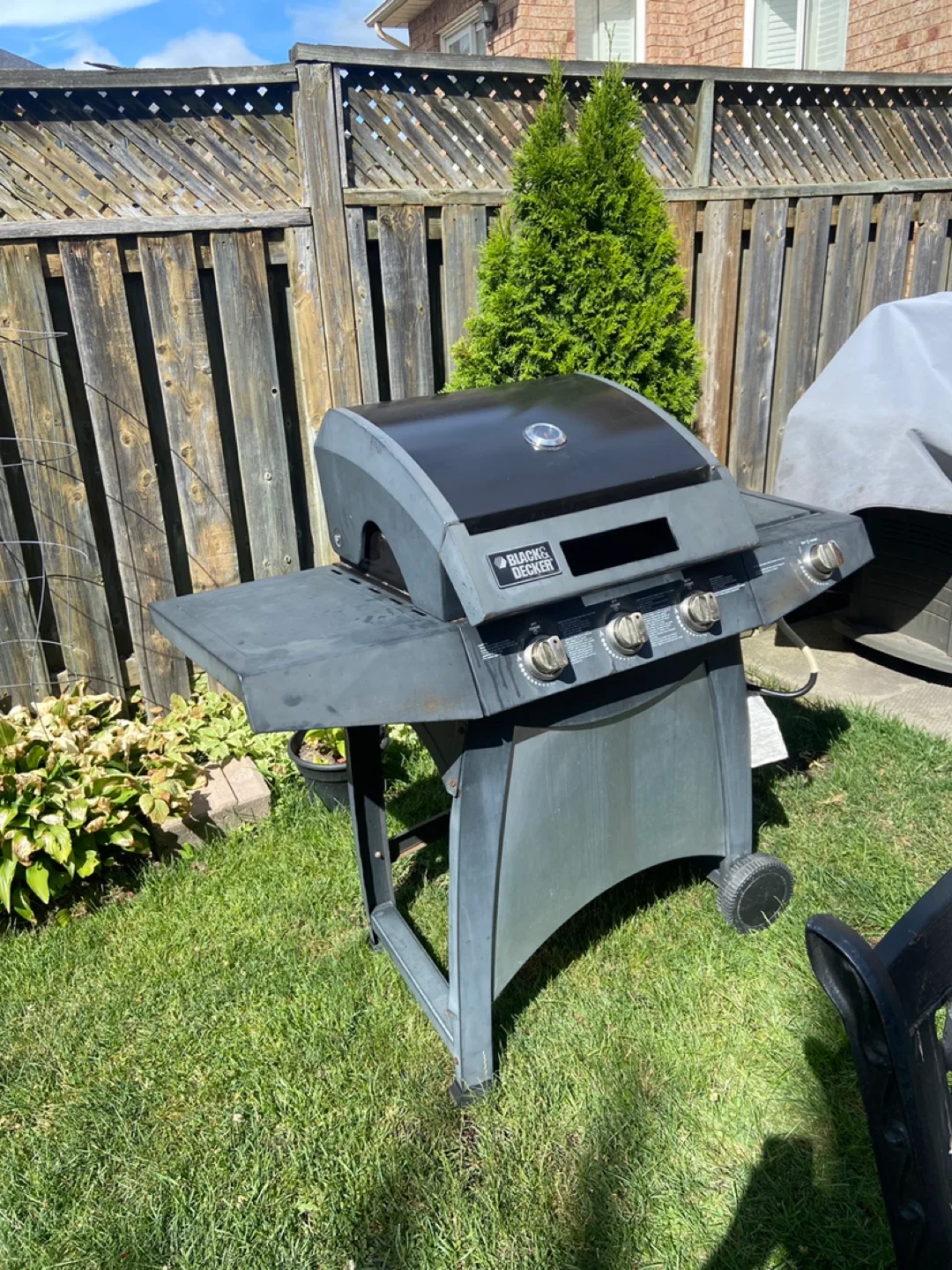 Black & Decker Gas BBQ Grill thumbnail