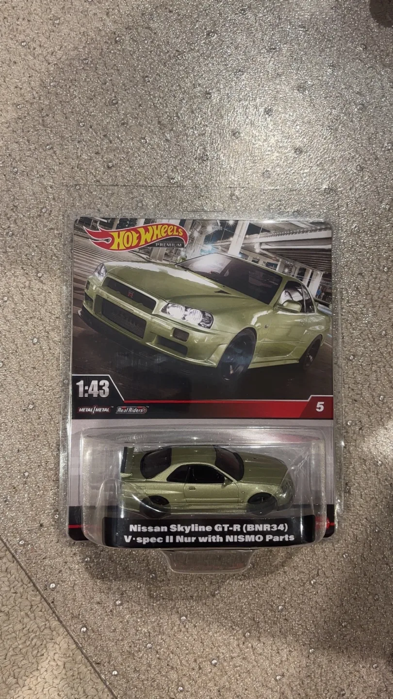 Hot Wheels Nissan Skyline GT-R (BNR34) 1:43 Scale thumbnail