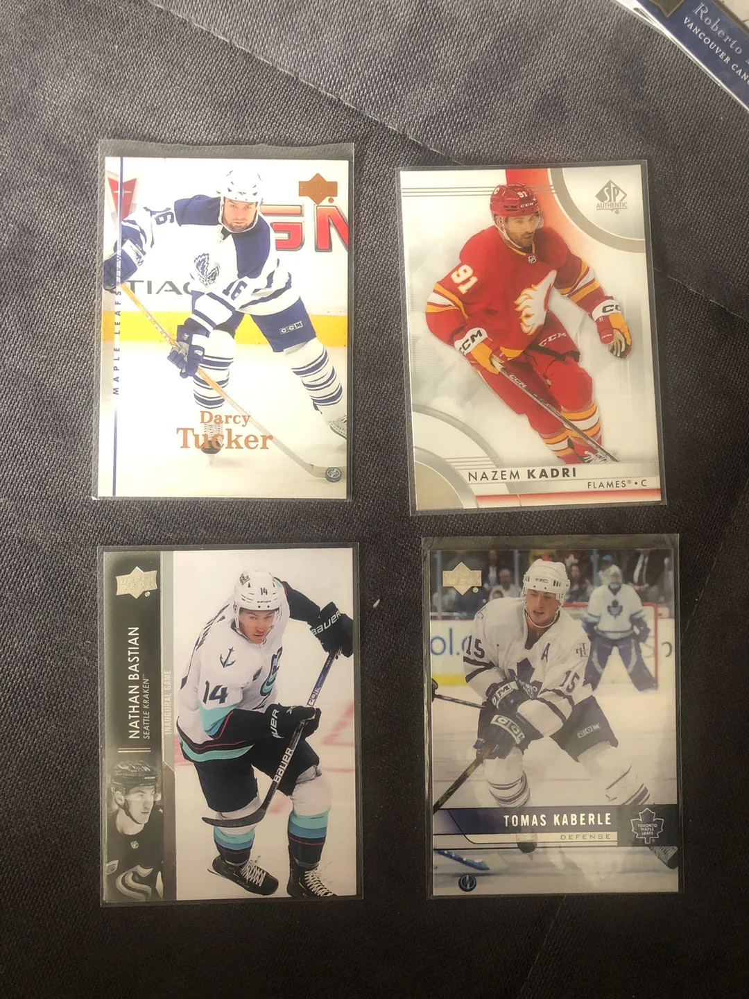 14 Hockey Cards - Upper Deck Series 1 & Portraits image indicator(5)