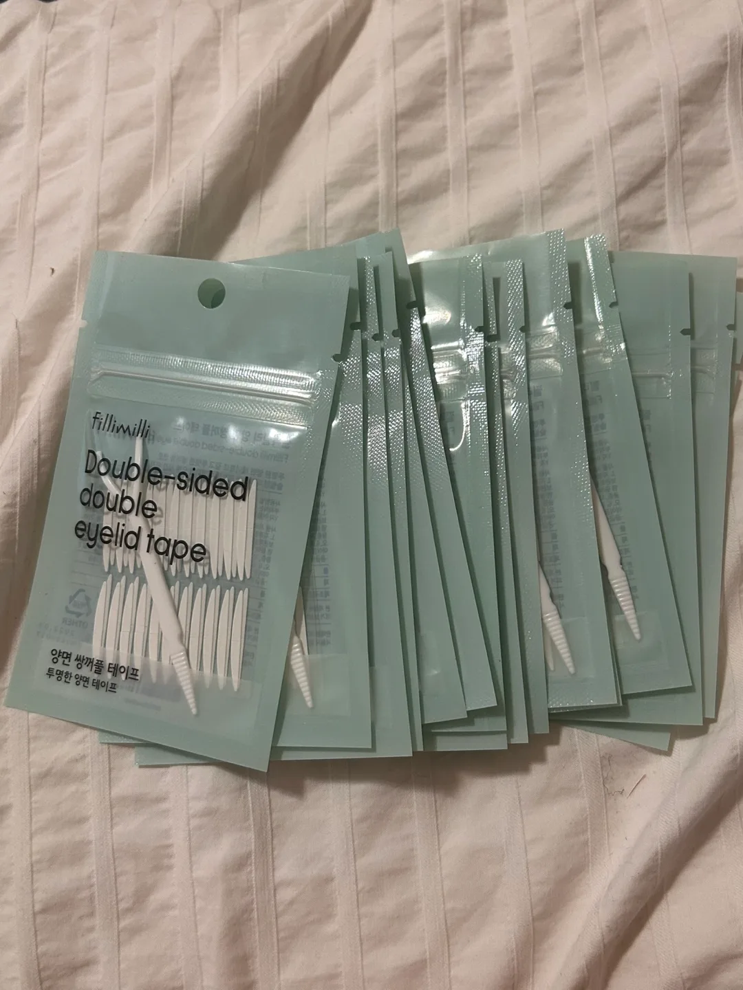 16 Fillimilli Double-sided double Eyelid Tape thumbnail