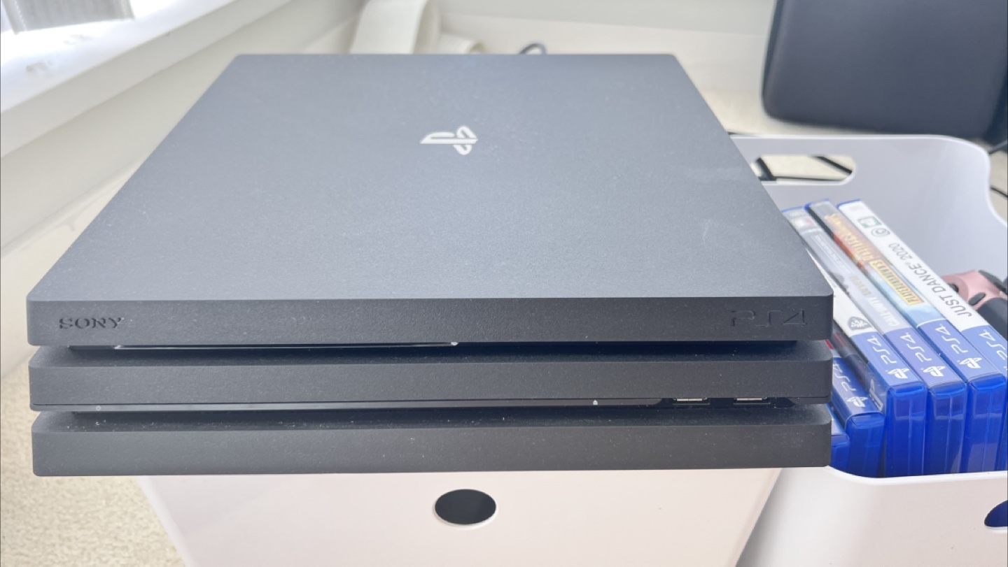 Sony PlayStation 4 Pro Console+6 games