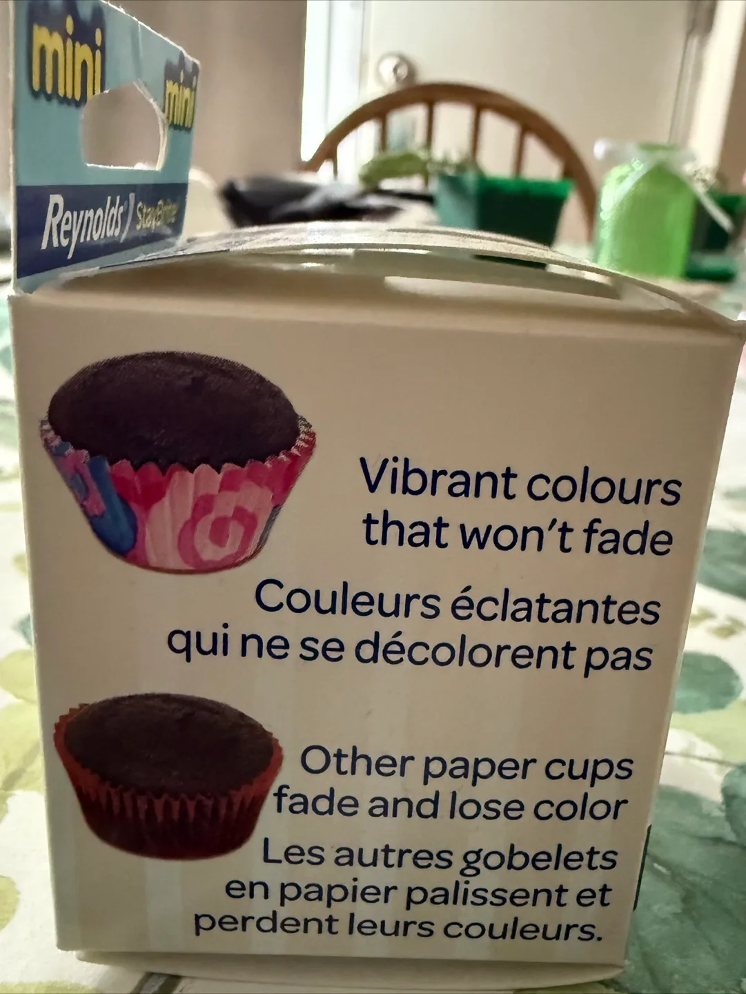 🇨🇦 🍁 Reynolds StayBrite Mini Baking Cups - less than 60 count image indicator(2)