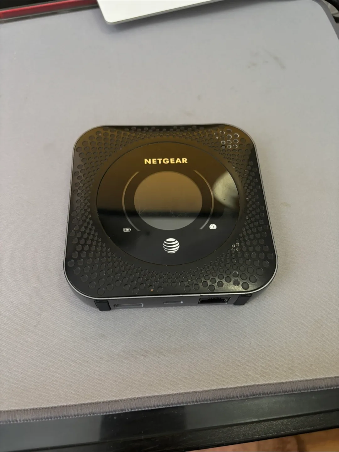 Nighthawk M1 4G LTE Mobile Router hotspot thumbnail