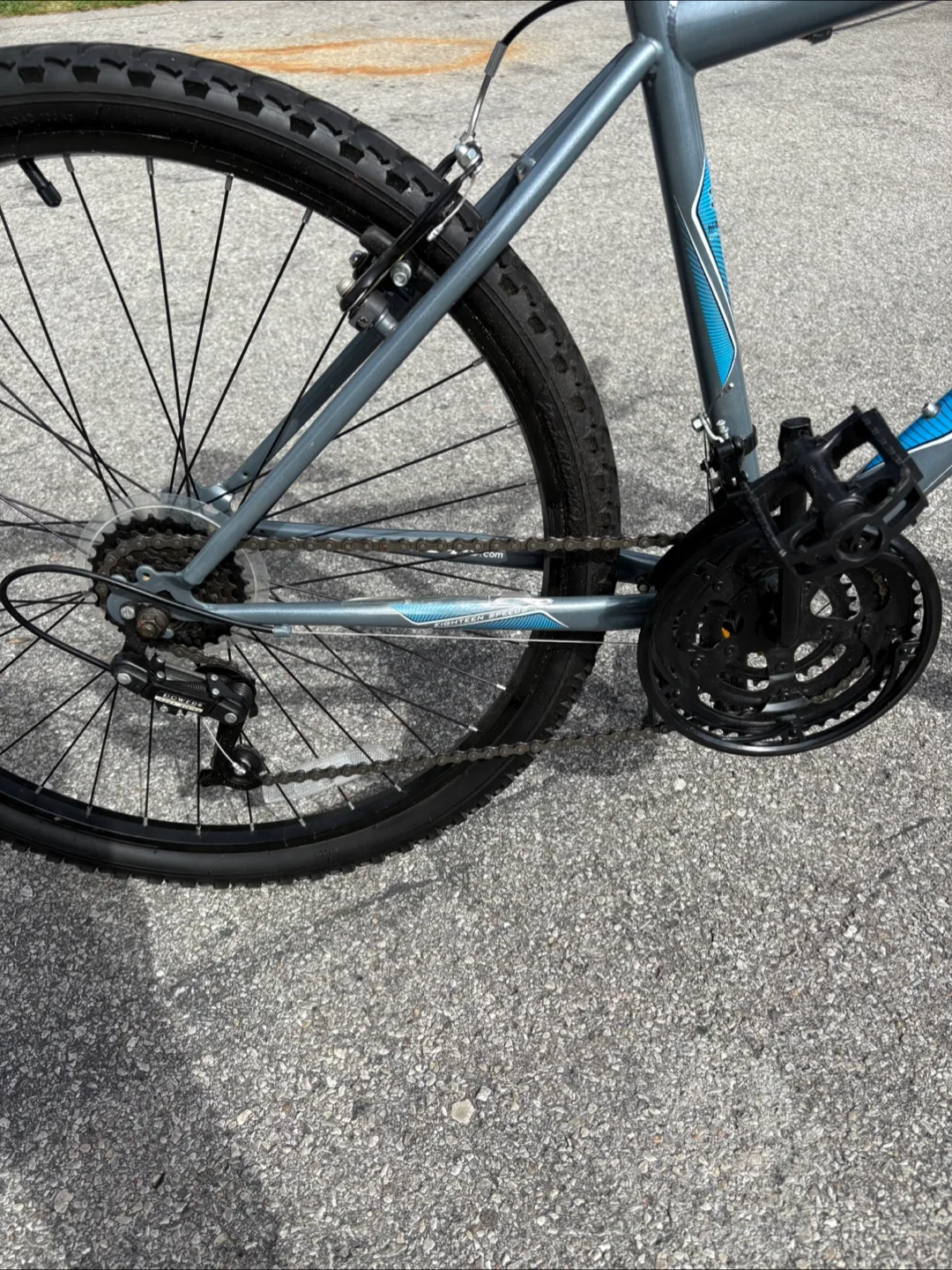 ✅ Huffy Granite Mountain Bike – Serviced + New Tires – 26” image indicator(5)