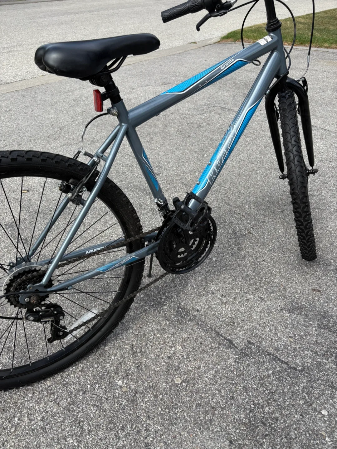 ✅ Huffy Granite Mountain Bike – Serviced + New Tires – 26” image indicator(6)