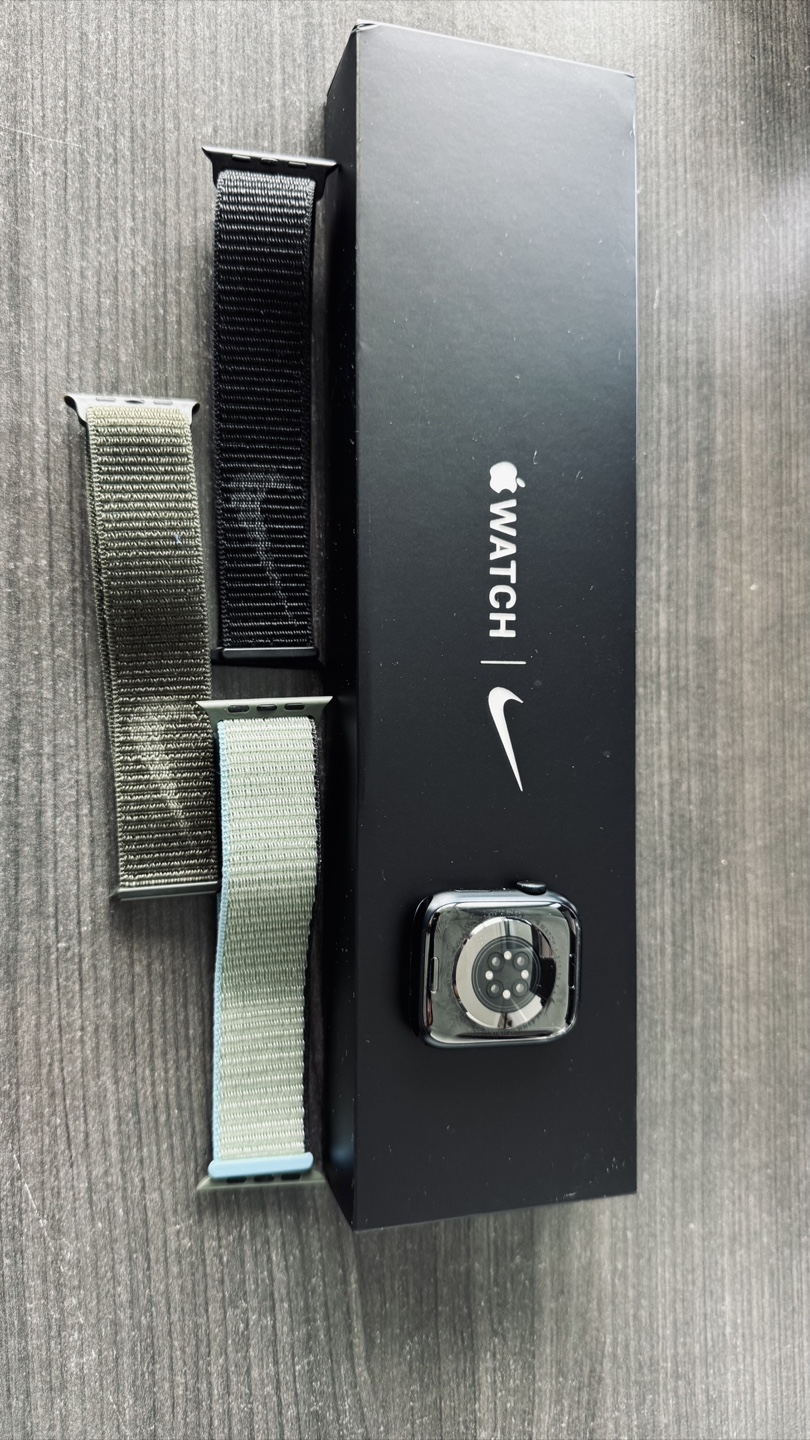 Apple Watch Series 7 Nike Edition - photo 2